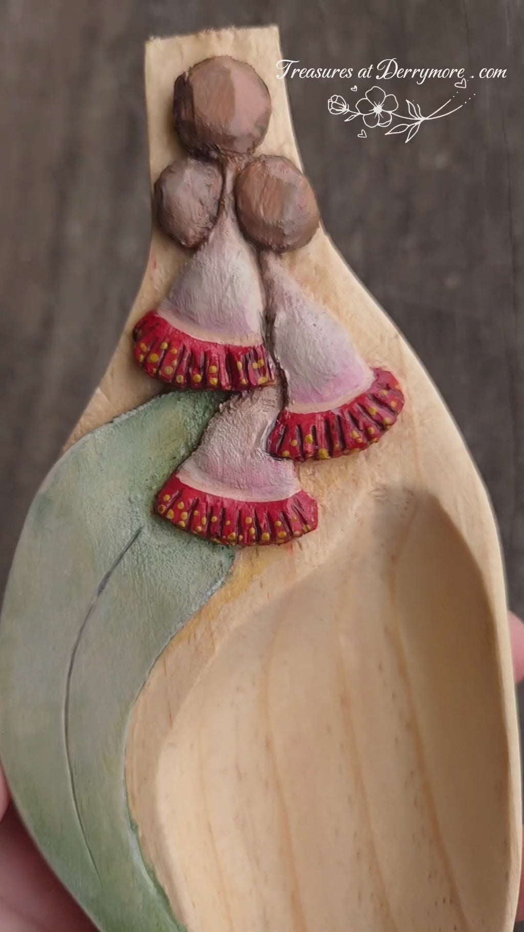 Dish - Eucalyptus leaf